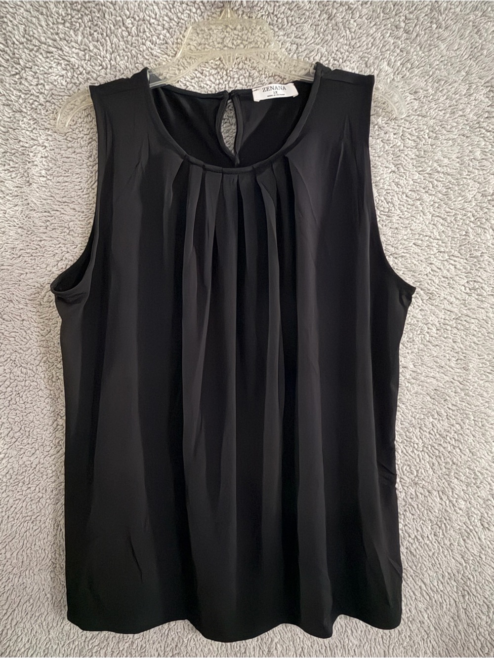 Zenana Black Pleated Sleeveless Shirt